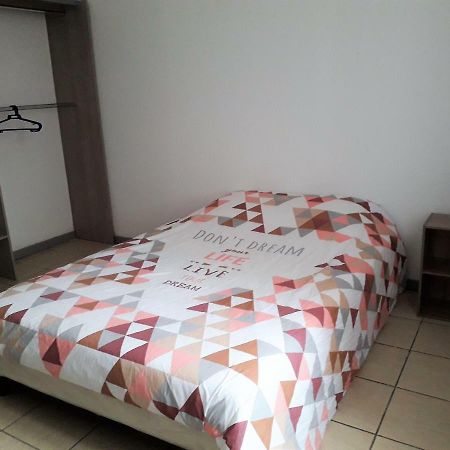 Appart Comme Chez Soi Pusignan Exterior foto