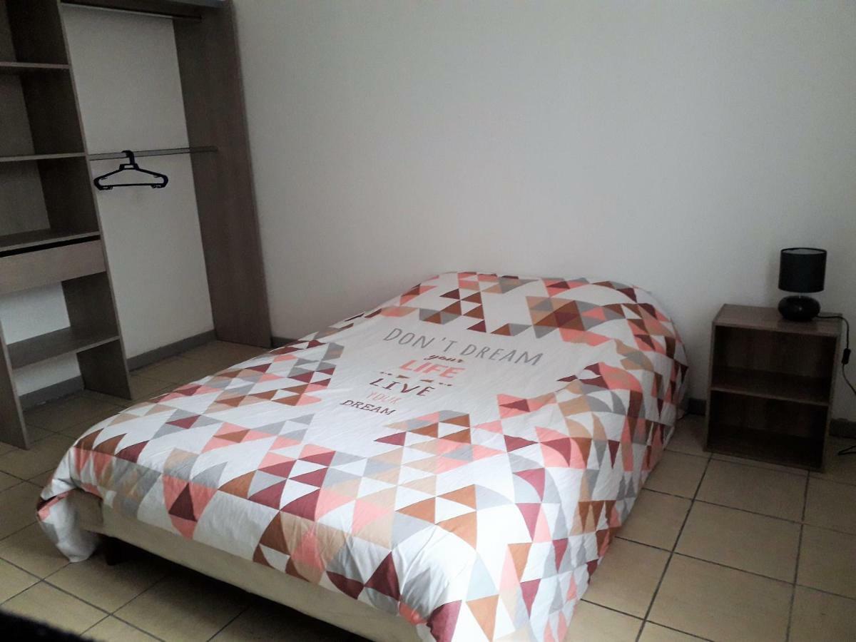 Appart Comme Chez Soi Pusignan Exterior foto