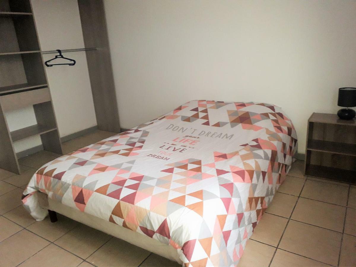 Appart Comme Chez Soi Pusignan Exterior foto